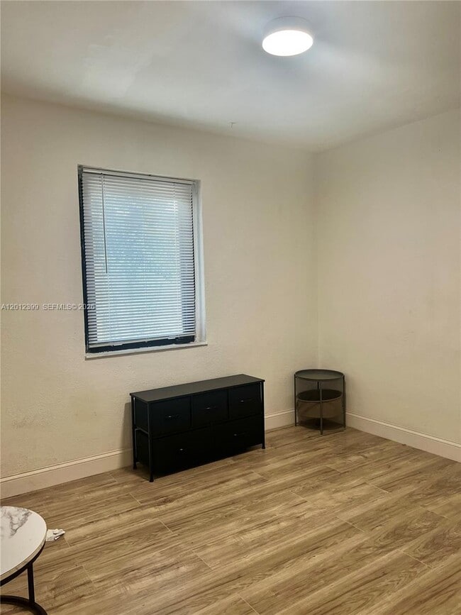 Building Photo - 12040 N Miami Ave