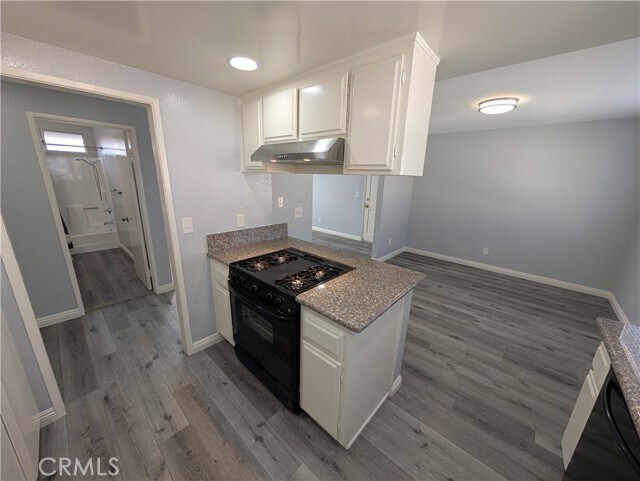 Building Photo - 527 E Colorado Blvd