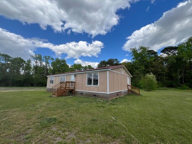 Building Photo - 253 Chicken Ln