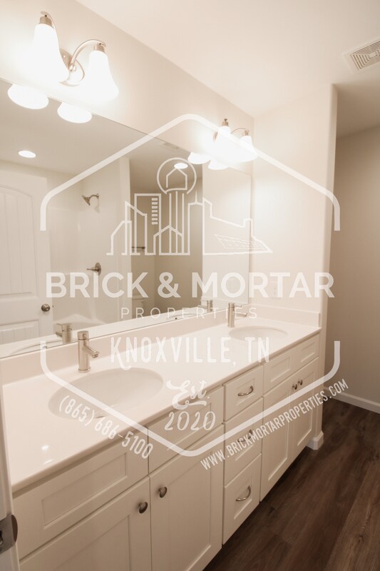 Building Photo - 4819 McCloud Rd