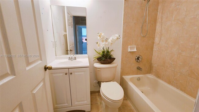 Building Photo - 741 SE 2nd St