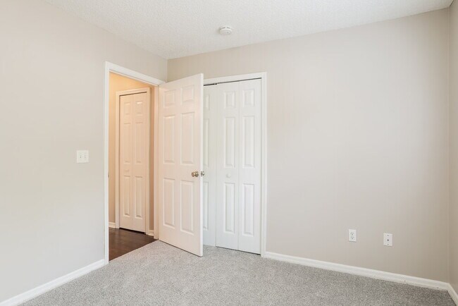 Building Photo - 4642 Ridge Point Ct