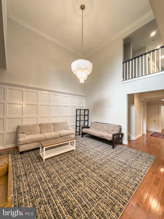 Building Photo - 42 Greythorne Woods Cir