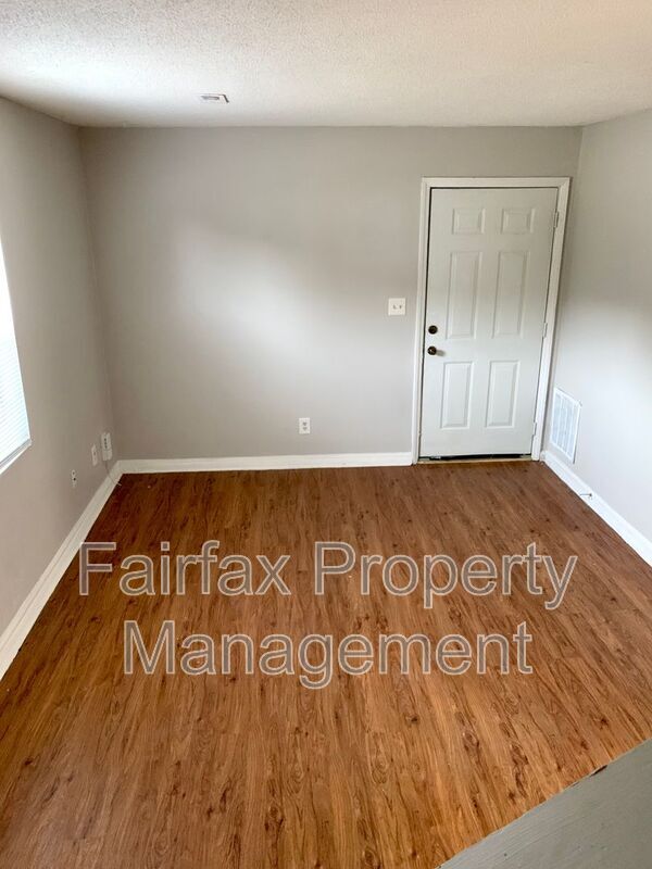 Building Photo - 1419 Cherrycrest Drive