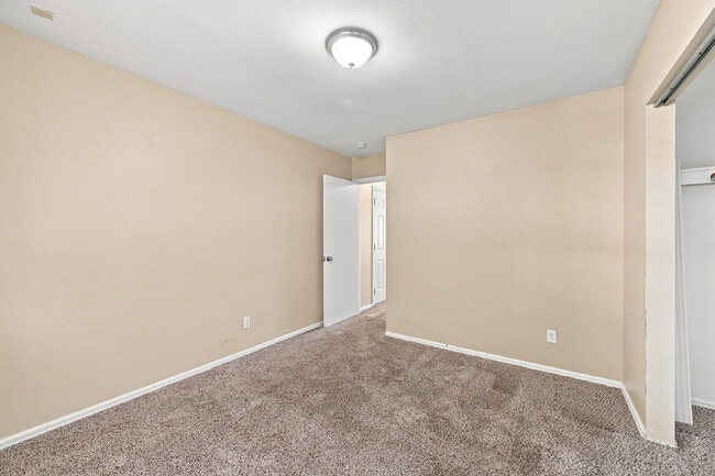 Building Photo - $2,300.95 with $300 Off the First Month's Rent - 3 Beds, 3 Bath, Single Family Home with Solar Pa...