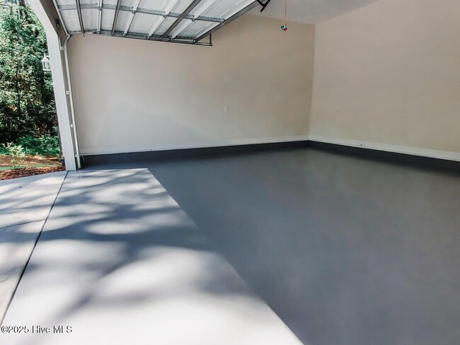 Building Photo - 9 Clarendon Ln