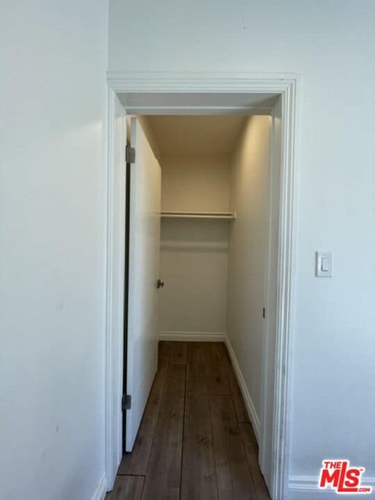 Building Photo - 5733 1/2 Fulcher Ave