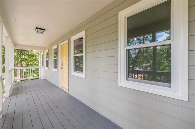 Building Photo - 2010 Lakeside Trail