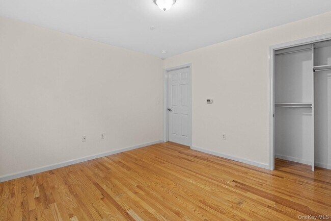 Building Photo - 160 Chatterton Ave