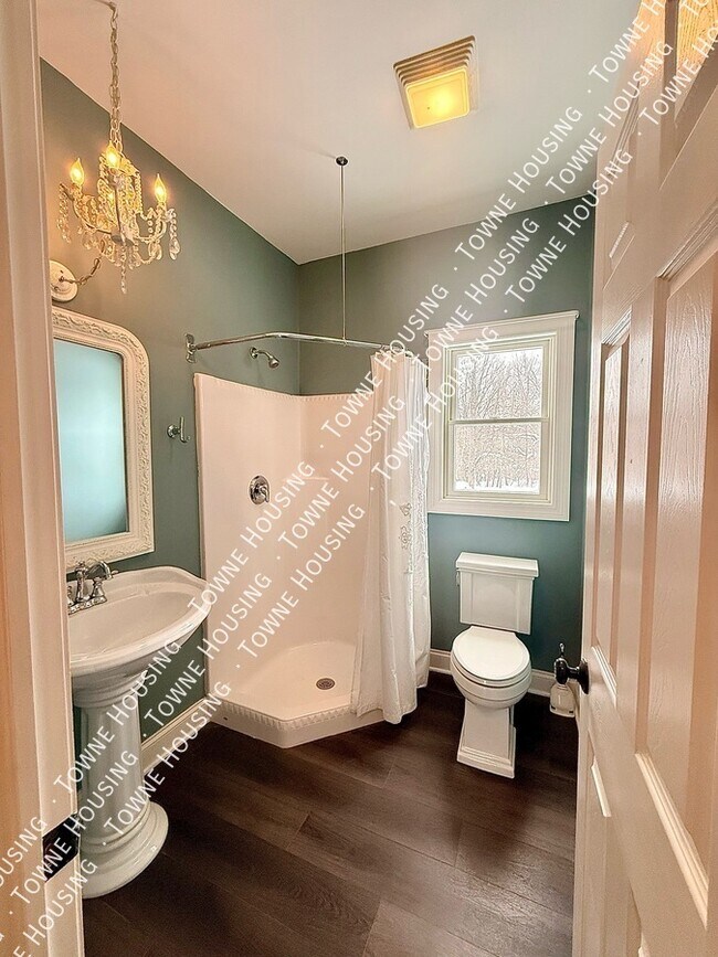 Building Photo - 13573 Schang Rd