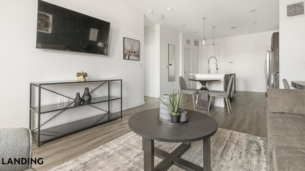 Building Photo - 7106 Culebra Commons