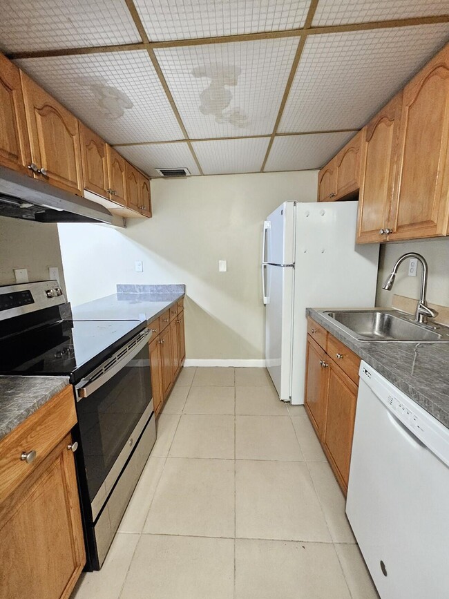 Building Photo - 1720 N Congress Ave