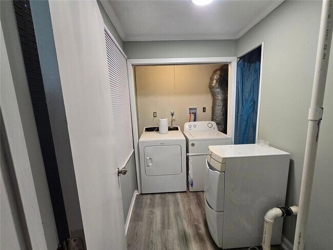 Building Photo - 3267 Aspen Cir SW