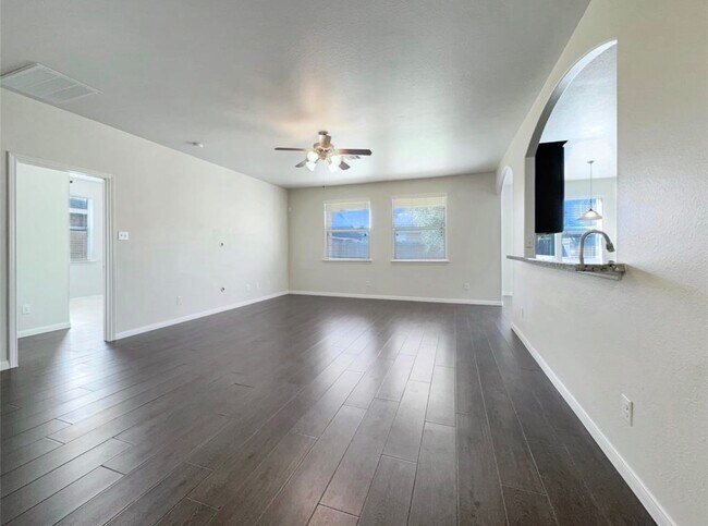 Building Photo - 8311 Bay Oaks Dr