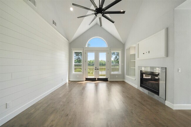 Building Photo - 401 Brook Hollow Dr