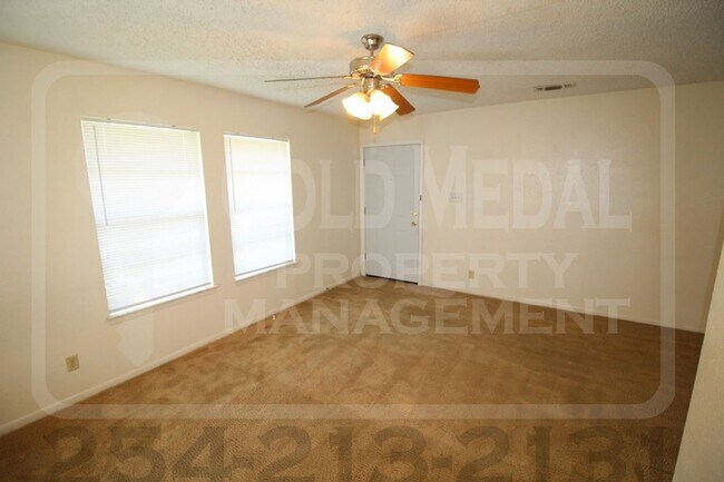 Building Photo - 1706 Cole St