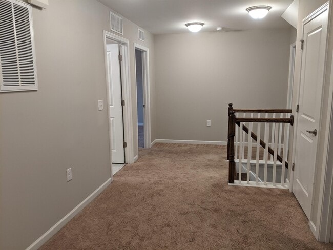 Building Photo - 422 Holly Blossom Dr