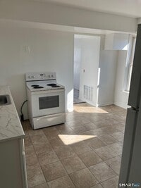 Building Photo - 40 Jane St