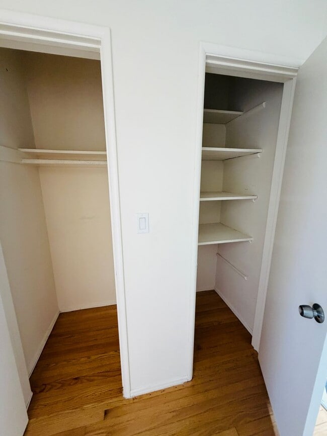 Building Photo - 310