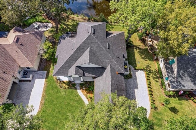 Building Photo - Luxury Living in exclusive and gated Oyste...
