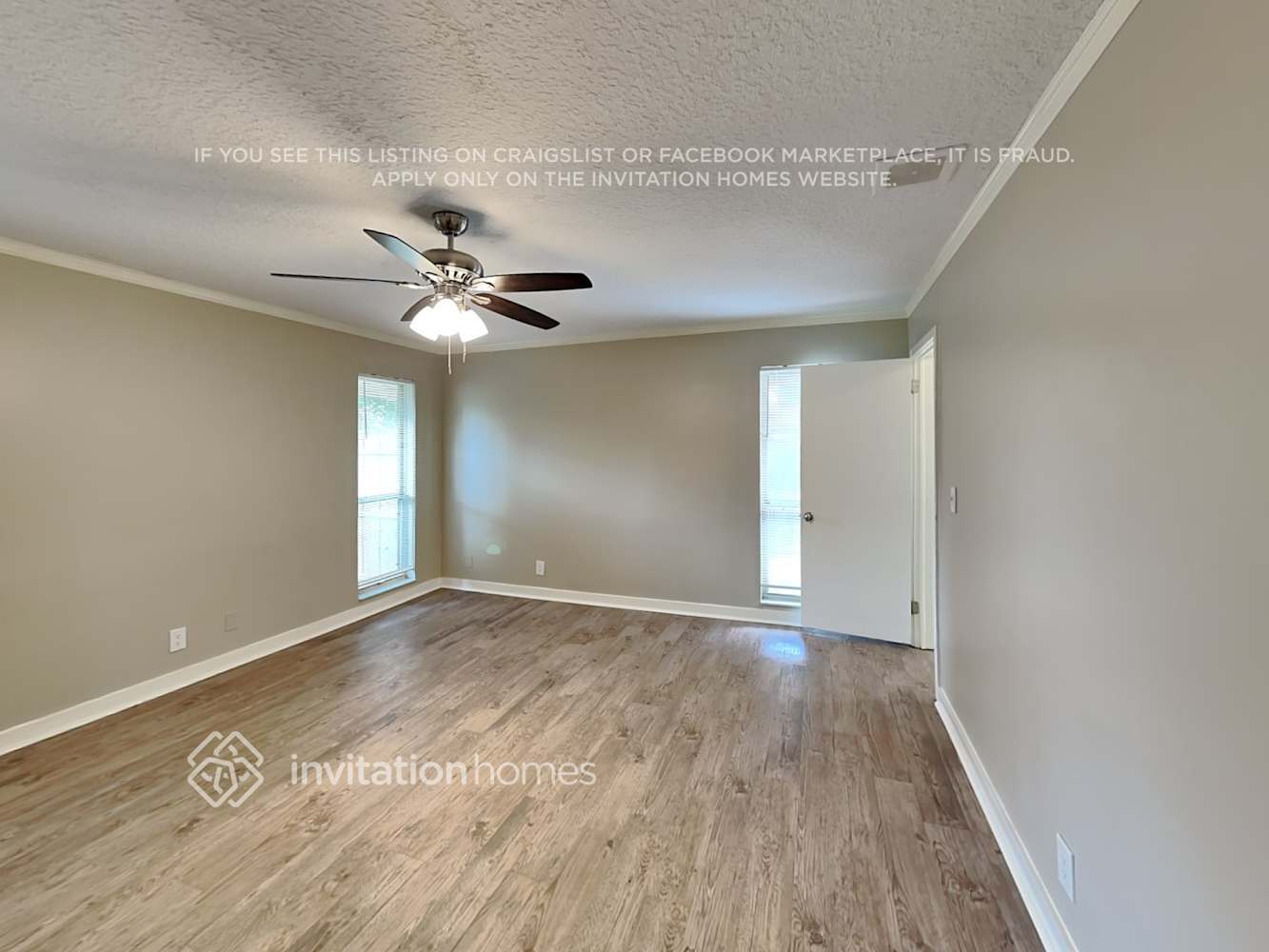 Building Photo - 8652 Villa San Jose Dr E