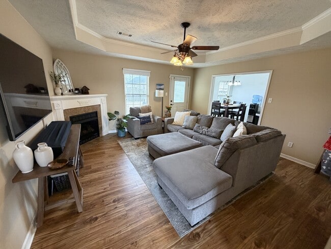 Building Photo - 2418 Canterbury Ln