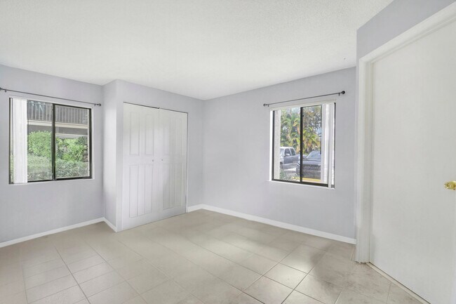 Building Photo - 150 Pineview Rd