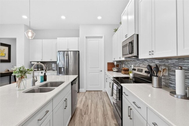 Building Photo - 8809 Laureate Blvd