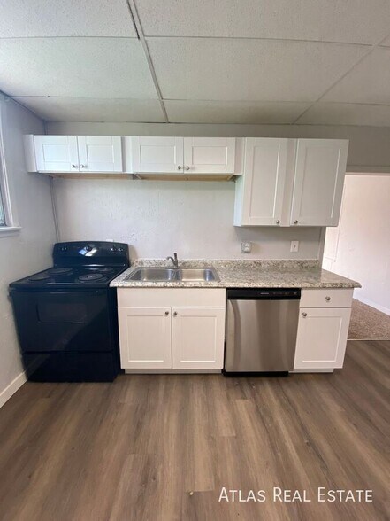 Building Photo - 814 Mariposa St