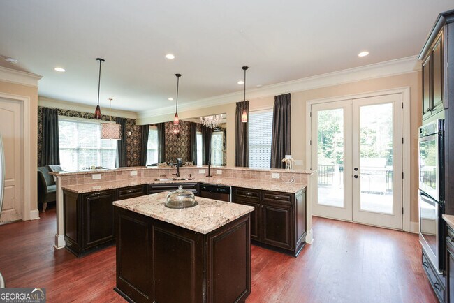 Building Photo - 2210 Spalding Dr