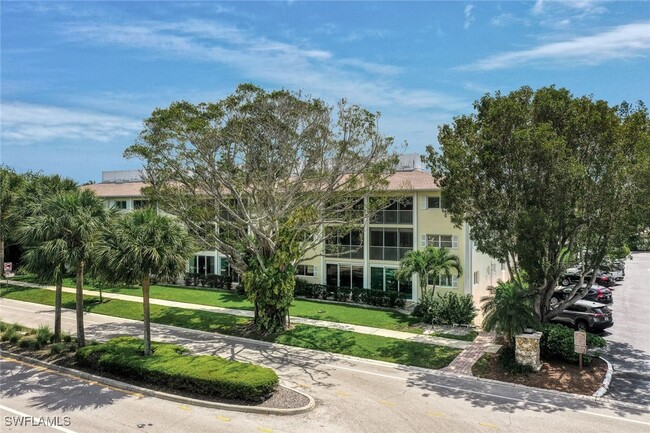 Building Photo - 212 Banyan Blvd