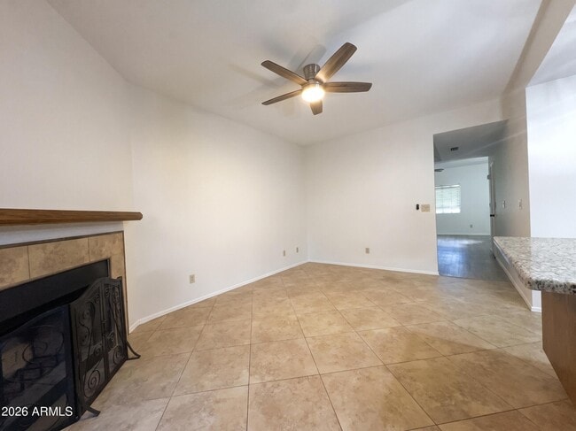 Building Photo - 170 E Guadalupe Rd