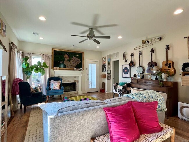 Building Photo - 876 Hedgefield Way