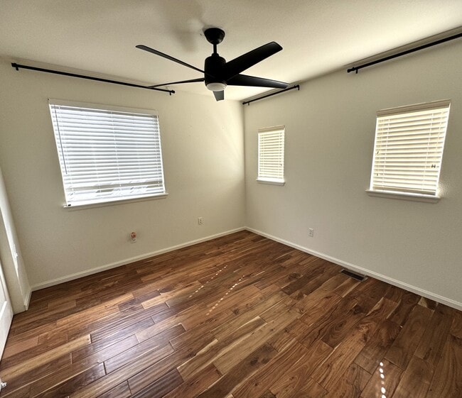 Building Photo - 8359 Liverpool Cir