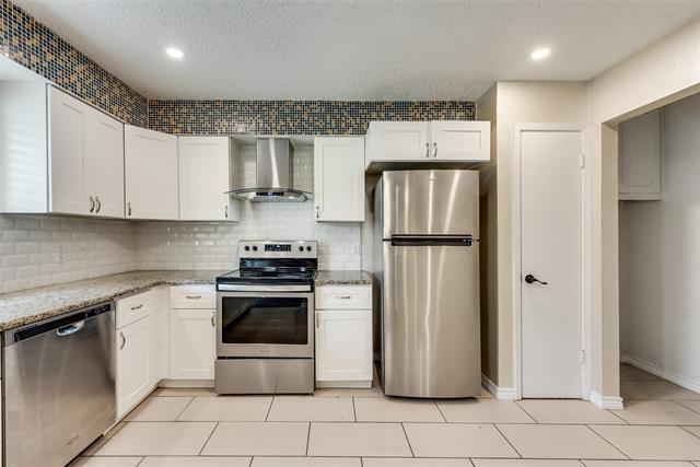 Building Photo - 512 W Oakdale Rd