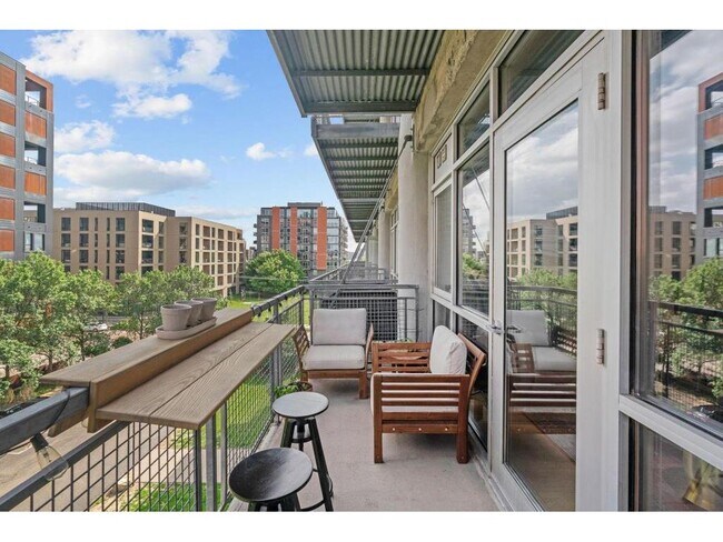 Building Photo - 748 N 3rd St