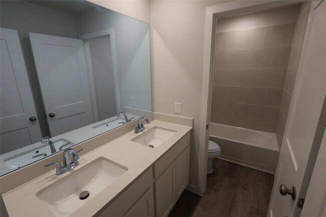 Building Photo - 7851 Bergamot Cir