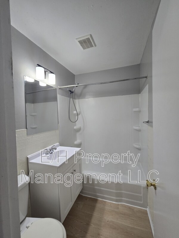 Building Photo - 1128 S Quentin St