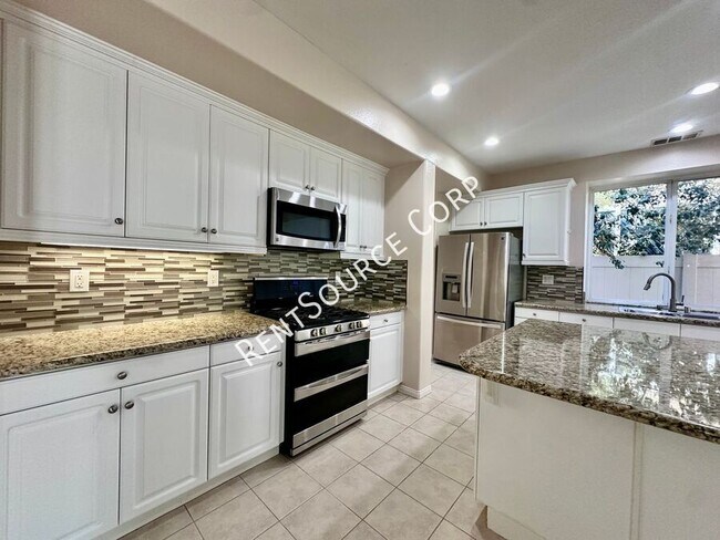 Building Photo - 16339 Mountain Ln