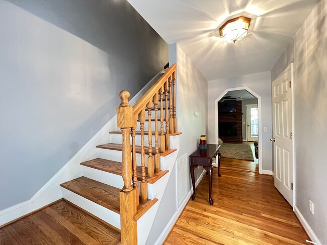 Building Photo - Life Just Got Better.-MONTH TO MONTH LEASE...