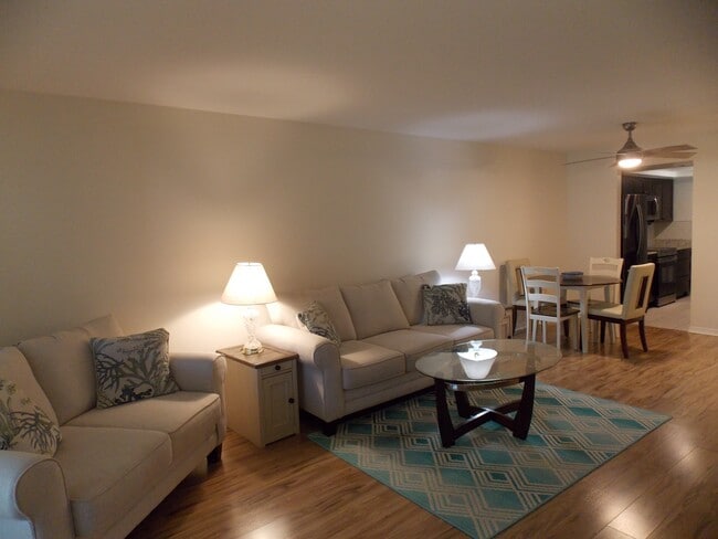 Building Photo - 219 E Hartford St