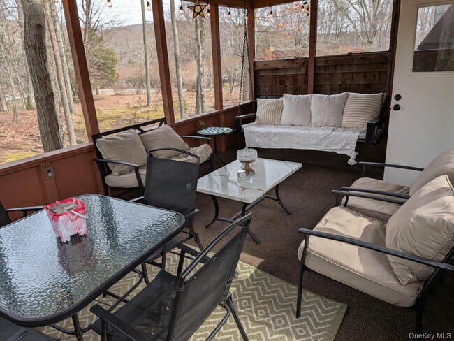 Building Photo - 37 Hill Rd