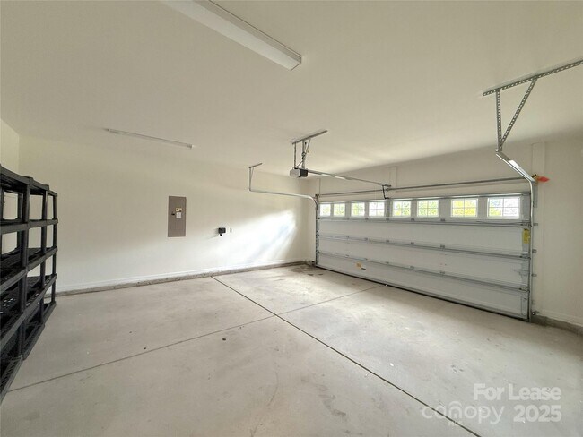 Building Photo - 14929 Baldridge Dr