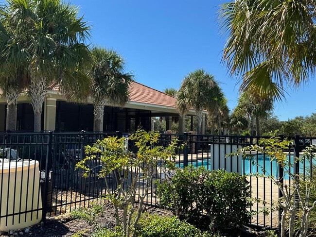 Building Photo - 2091 Bent Grass Ave