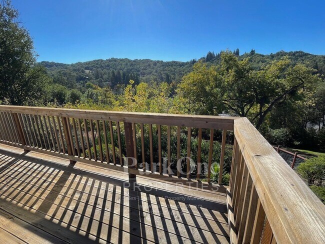Building Photo - Spacious Home In Lafayette Hills