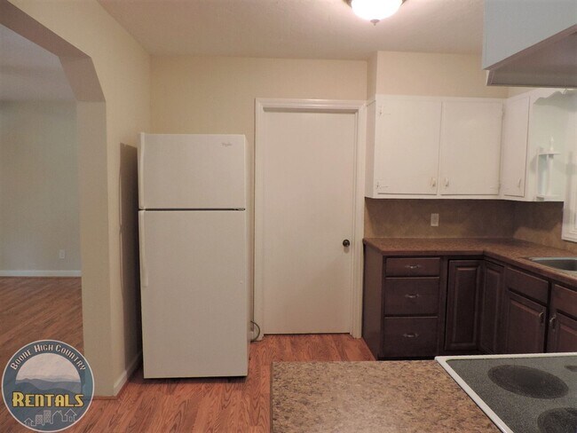 Building Photo - 3bd/2ba Ranch-Style Home Central to Boone