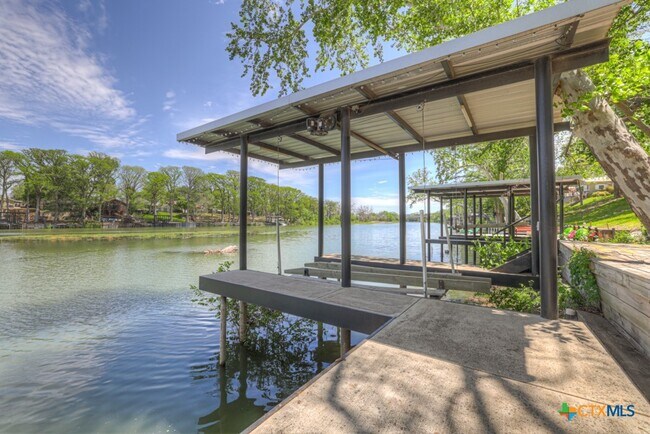 Building Photo - 1015 Reiley Rd