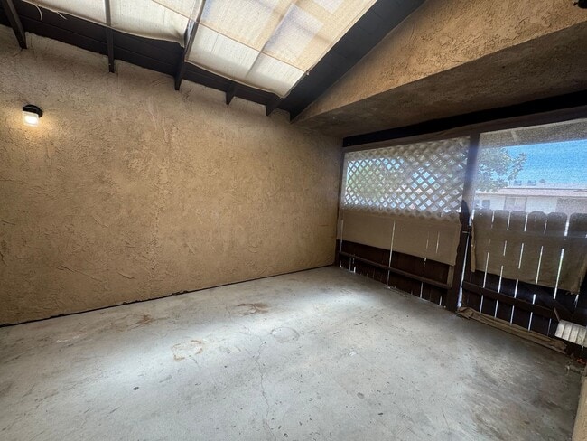 Building Photo - 533 Montecito Ave