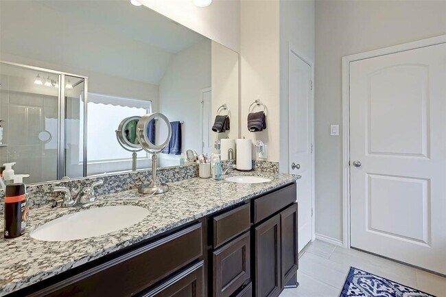 Building Photo - 29026 Crystal Rose Ln