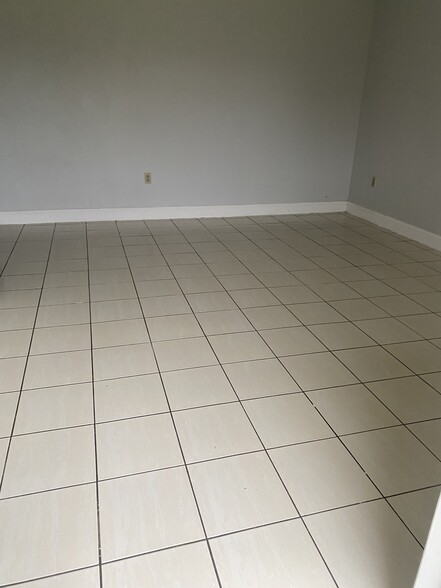 Building Photo - 457 NE 139th St